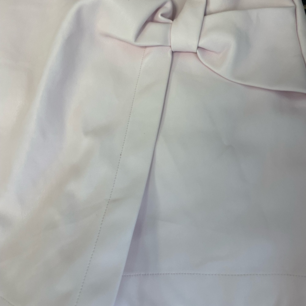 ALYA Elegant Faux Leather Light Pink Skort with Bow Detail - Picture 3 of 7